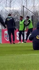 هل يواجه هالاند مشكلة بعد إصابته أثناء تدريبات النرويج؟ ⚽