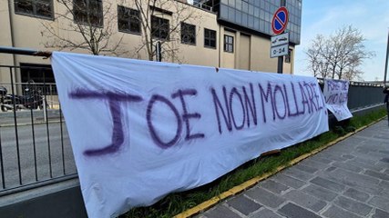 Morte Joe Barone, gli striscioni fuori dal San Raffaele di Milano