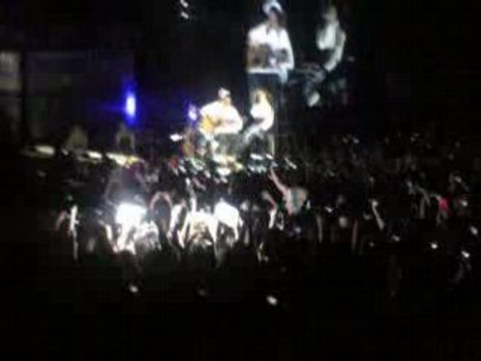 IN DIE NACHT TOKIO HOTEL 09/03/08 BERCY