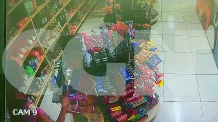 TPM ou falta de vergonha? Mulher é flagrada furtando potes de Nutella no Santa Cruz