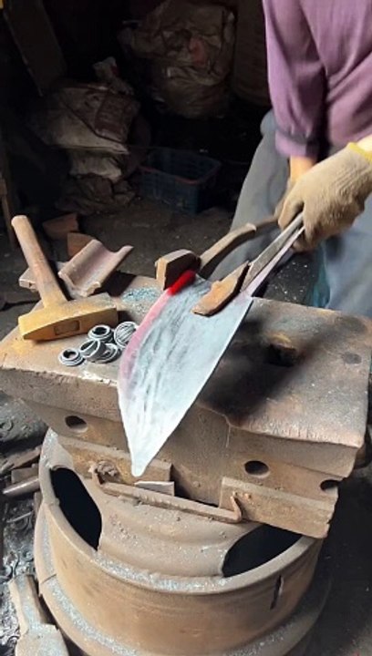 old knife maker