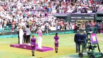 Londres 2012 Bandera de Estados Unidos se cae durante ceremonia de premiación de Tennis