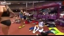 Eliska Klucinova cambiandose la ropa interior en Juegos Olimpicos 2012