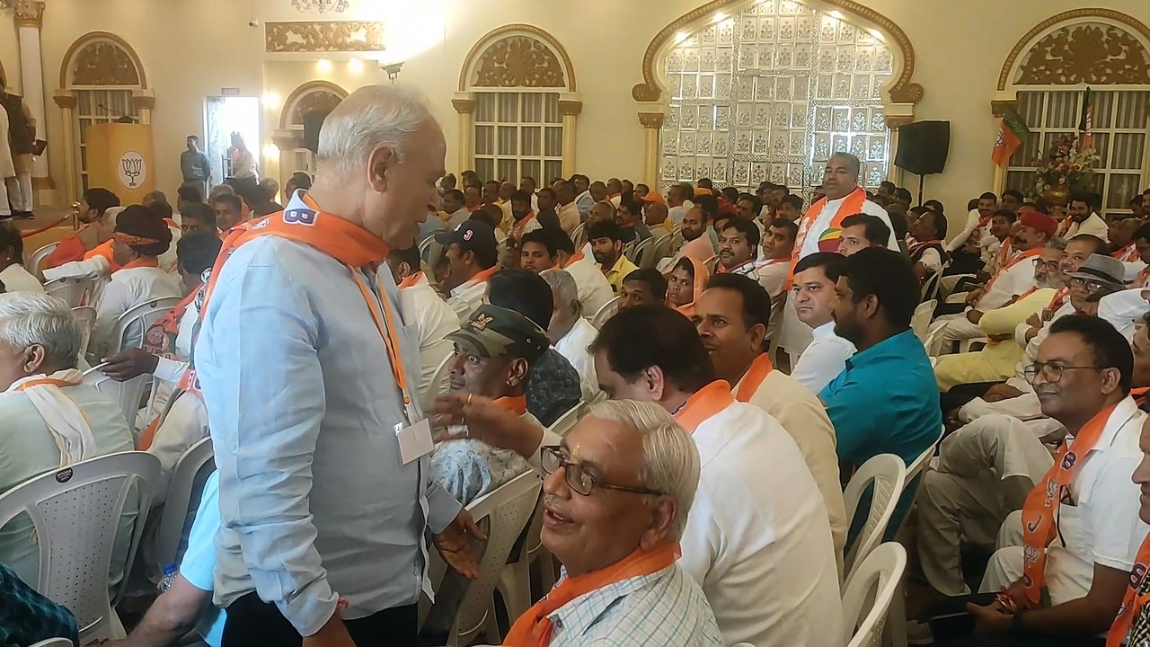 Video... क्लस्टर बैठक में नाराज हुए विधायक श्रीचंद कृपलानी