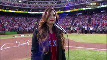 Demi Lovato Cantando el Himno Nacional - Juego de los Rangers