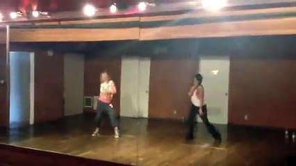 Download Video: Ashley Tisdale y Vanessa Hudgens  bailando Run The World