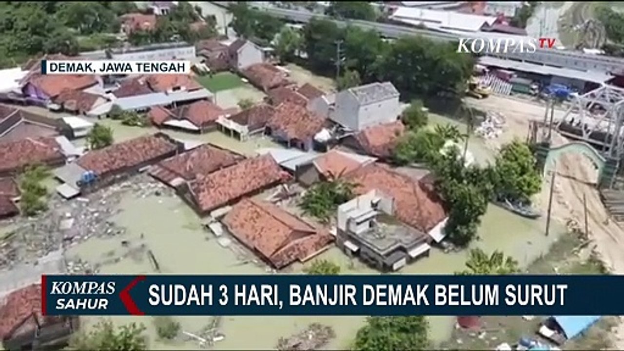 Tak Hanya Permukiman Warga, Banjir di Demak Rendam Kompleks Makan Sunan Kalijaga!