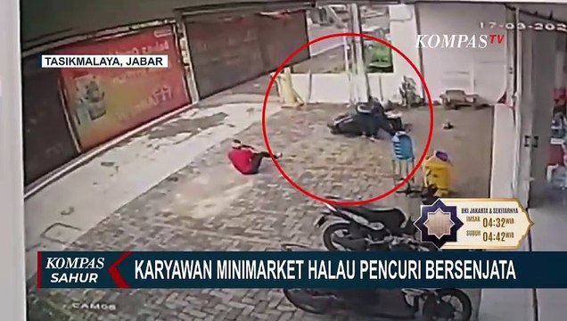 CCTV Rekam Aksi Heroik Pegawai Perempuan Minimarket Halau Pencuri Bersenjata yang Bawa Rp 67 Juta!