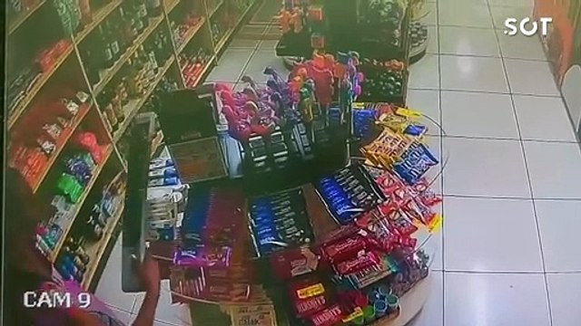 Furto registrado por câmeras em Loja de Conveniência de Posto de Combustíveis em Cascavel
