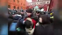 Decenas  arrestados en protesta en Moscú