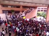 Entre guaruras y estudiantes huye Enrique Peña Nieto de la IBERO