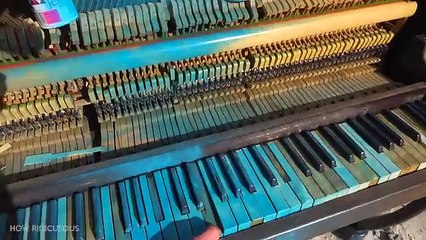 BOWLING BALL Vs. PIANO from 45m!