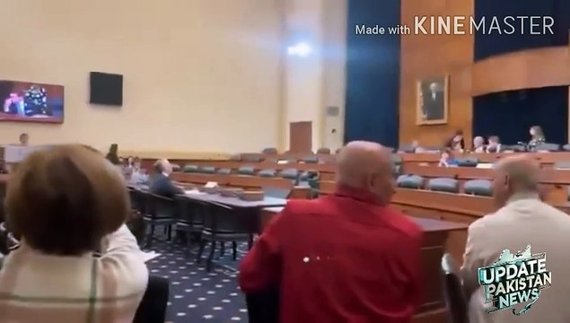 امریکہ میں ڈونلڈ لو کی سماعت کے دوران عمران خان کو رہا کرو کے نعرے | As soon as Donald Lowe said that there is no role for me or America in removing Imran Khan, the voices of Liar Liar started coming from behind... Free Imran Khan slogans calling Donald