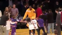 Broma a Dwight Howard de los Lakers