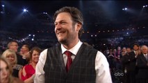 Blake Shelton Wins Entertainer Of The Year  CMA Awards 2012