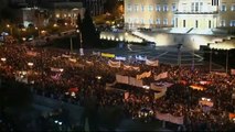 Violentas protestas en Atenas Grecia tras resolución en recortes de presupuesto