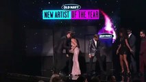 Carly Rae Jepsen se lleva el Premio A Revelación Del Año En Los American Music Awards 2012