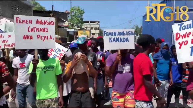 Plizyè dizèn sitwayen nan komin Kafou manifeste pou pote solidarite yo bay Guy Philippe