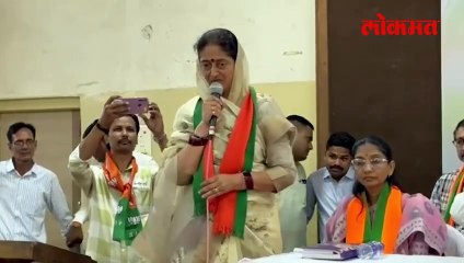 स्मिता वाघांनी भाषणाला सुरुवात करताच गिरीश महाजनांना काय झालं