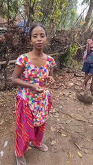 बारिश के कारण कल से खाना नहीं खाये हैं हमलोग  आज जो मिल जाएगा वही खा लेंगे 