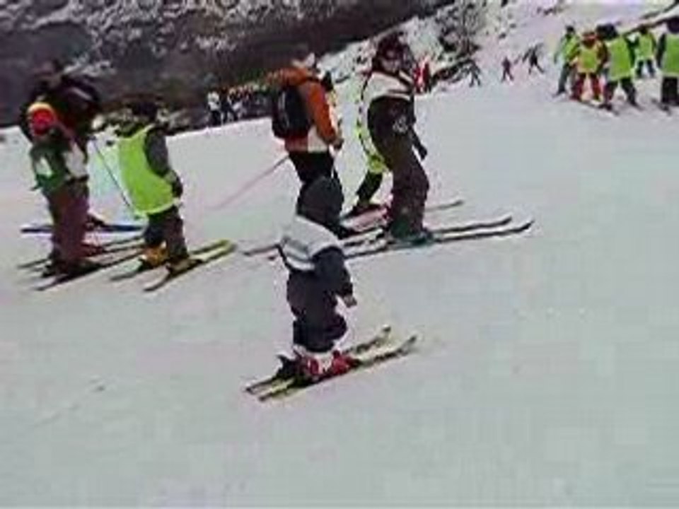 Cloé fait du ski