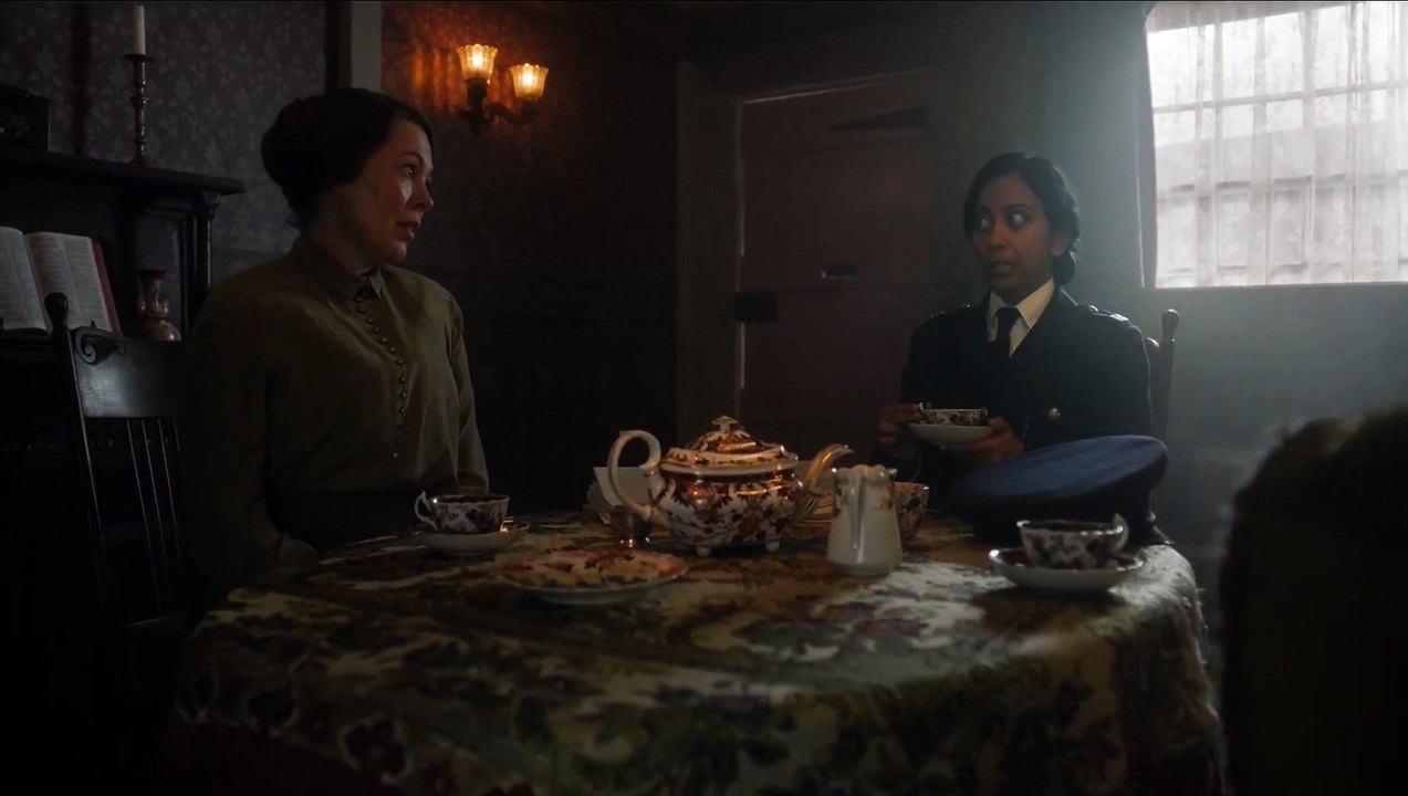 KLEINE SCHMUTZIGE BRIEFE Film Clip - Weiblicher Polizeibeamter Moss