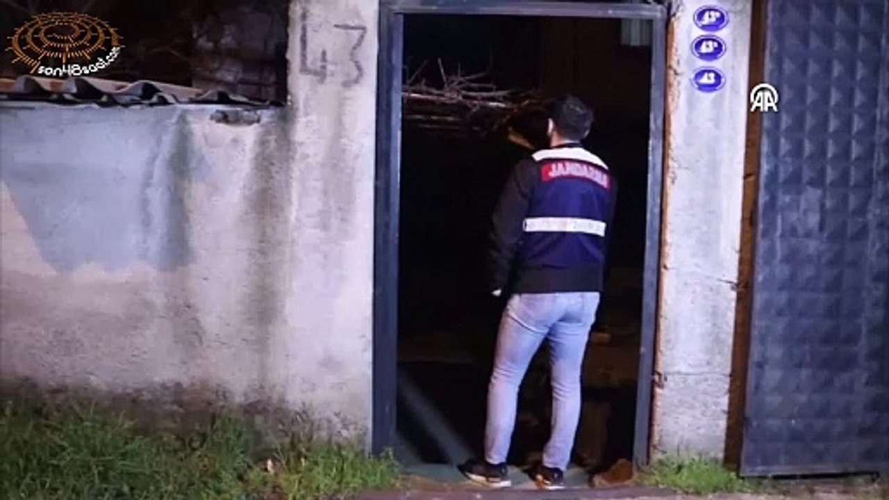 İzmir merkezli "terörizmin finansmanı" operasyonunda 18 kişiye gözaltı