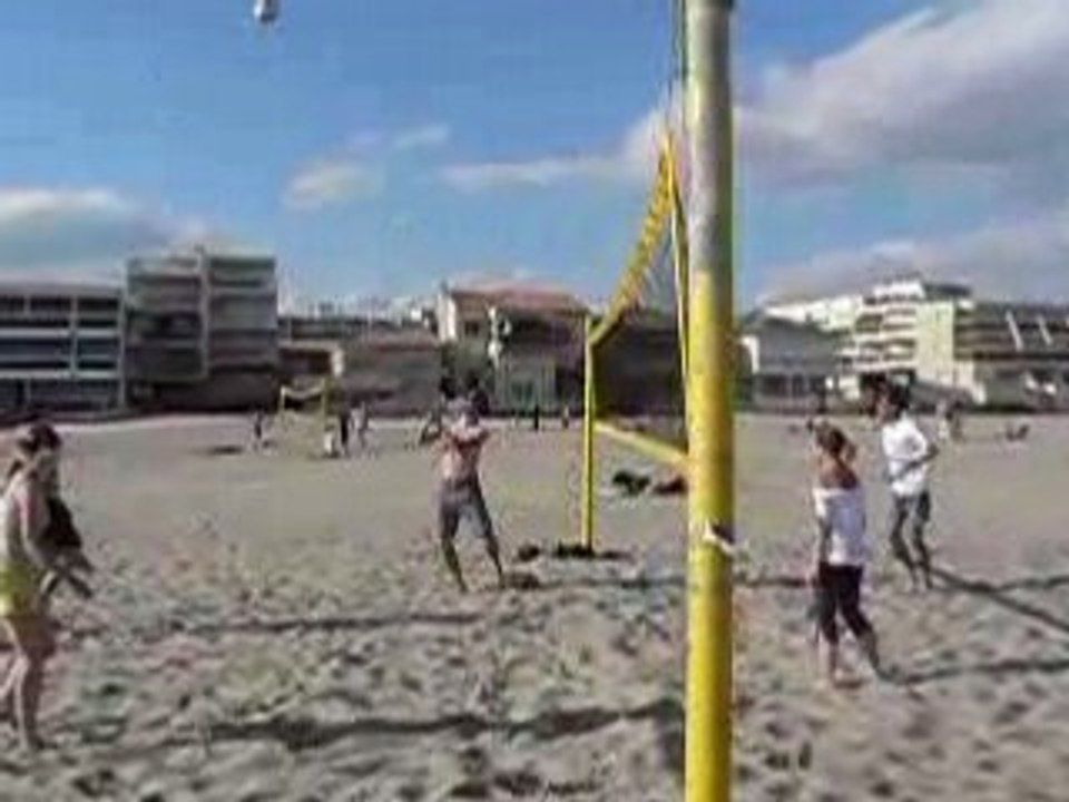 Volley Carnon
