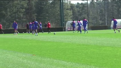 Milan, applausi dei compagni per Chukwueze