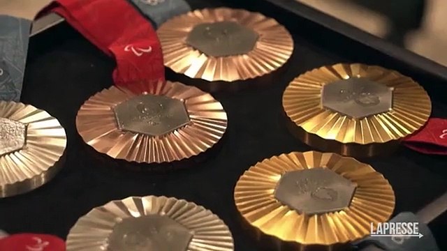 Parigi 2024, nelle medaglie olimpiche c'è un pezzo della Torre Eiffel