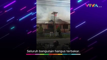 Download Video: Polsek Borong Penuh Ledakan, Seluruh Bangunan Hangus