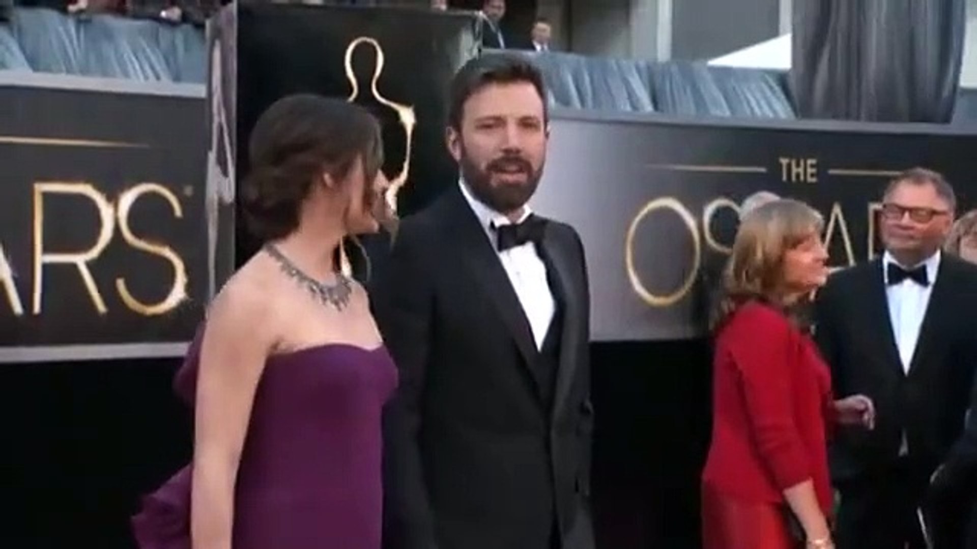 ⁣OSCAR REd Carpet Interview Affleck