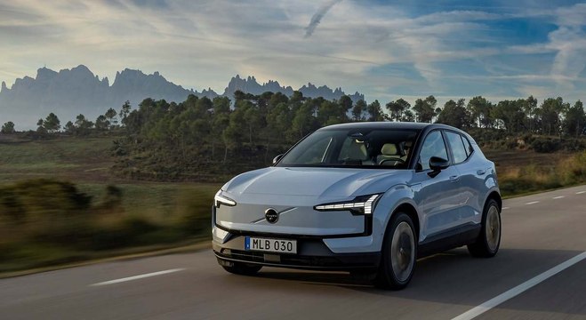 Nos subimos al nuevo Volvo EX30, el pequeño y original SUV eléctrico, ¡con buen precio!