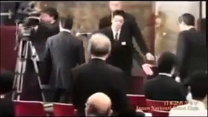 Descargar video: Enrique Peña Nieto  bromea durante conferencia en Japón