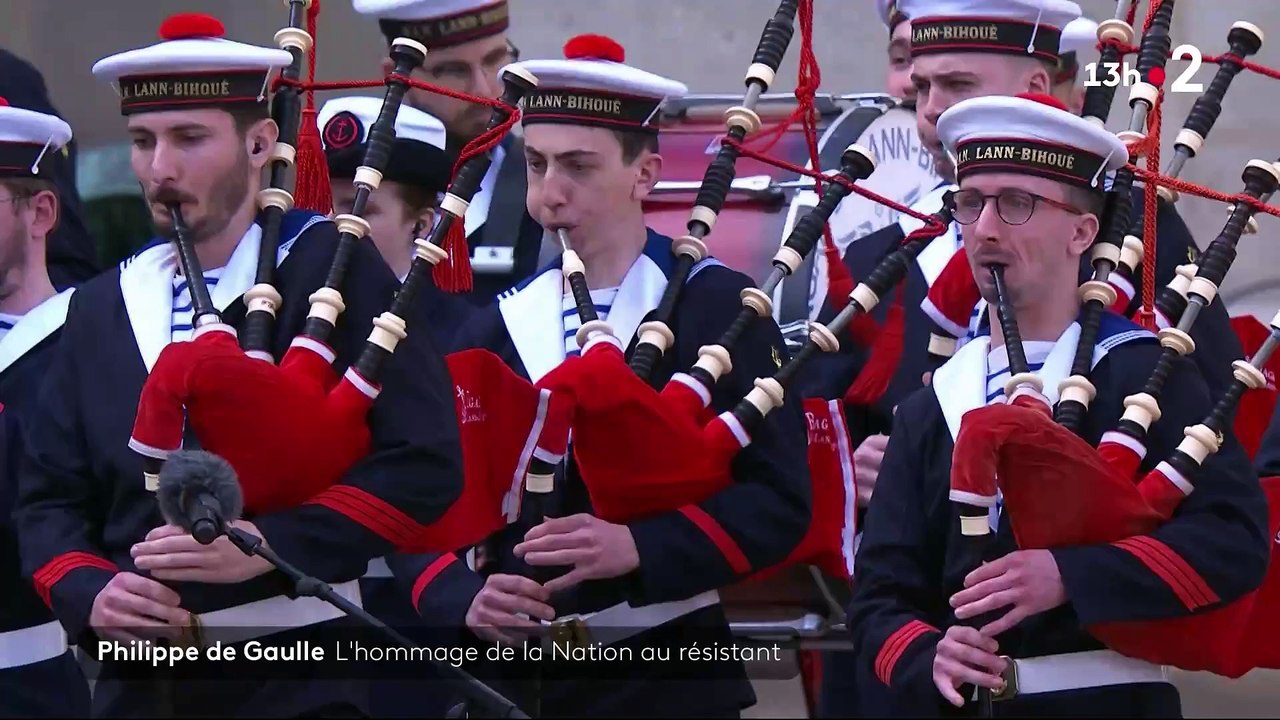 Emmanuel Macron a présidé ce matin un hommage national à l'amiral Philippe de Gaulle, décédé à l'âge de 102 ans, saluant "le marin, le résistant, l'élu de la République" qui "aura tracé son propre sillon" - VIDEO