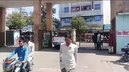 मंडी में बम्पर आवक, कतारों में किसान: कृषि उपज मंडी के बाहर सुबह से शाम तक लग रहीं कतारें