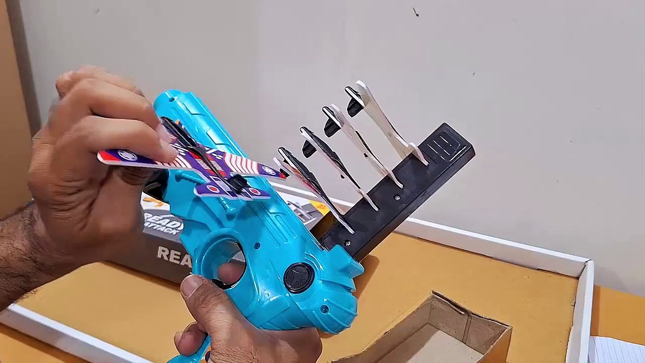 Unboxing and Review of Airplane Launcher Gun,Safe and Fun Shooting Guns for Kids,Paper Foam Gliders for Quick and Easy Operation