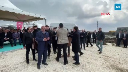 Bakan Mehmet Özhaseki'yi sinirlendiren pankart: "Tamam kardeşim gördük, insanları provoke etmeyin"