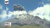 Volcán entra en erupción Cerca de la Ciudad de México
