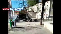 Andria: fiamme alte in viale Gramsci, incendio divora camion vicino alla Villa Comunale - VIDEO