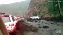 Inundaciones en Colorado arrastran vehículos fuera de la carretera