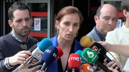 Mónica García apuesta por comenzar a reducir las guardias médicas de 24 a 17 horas