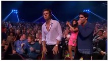 Harry Styles twerking Teen Choice Awards 2013