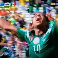 Festejo del Piojo Herrera  y Gio Santos  México vs Holanda