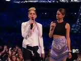 MTV VMA 2013 Shailene Woodley  Vanessa Bayer Dressed As Miley Cyrus