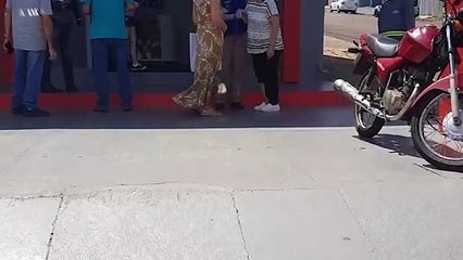 Mulher de 66 anos fica ferida após colisão entre HRv e caminhão, no Centro de Cascavel