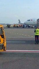 Malpensa: gruppo di anarchici si intrufola in pista e prova a bloccare un aereo