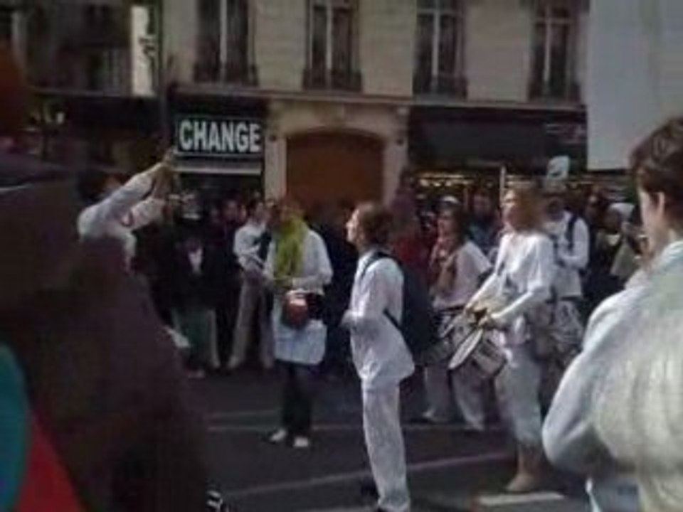 Batucada & marche blanche pour Ingrid Betancourt : partie 1