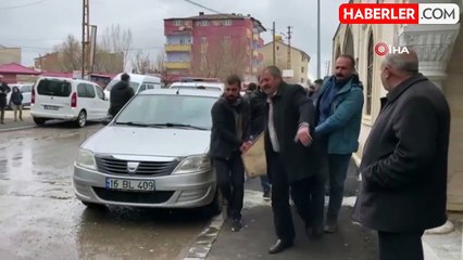 Seyyar satıcı, camide tüfekle intihar etti