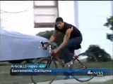 Ladron trata de huir de policia en una Bicicleta